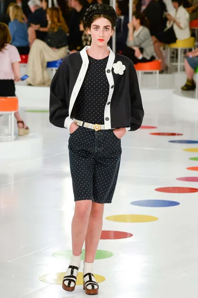 Look 64